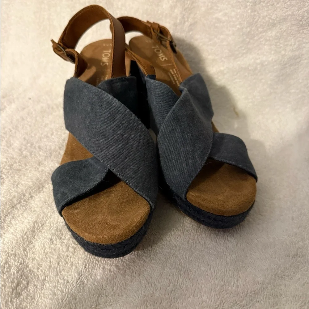 TOMS Blue Denim Sandals Size W 7.5